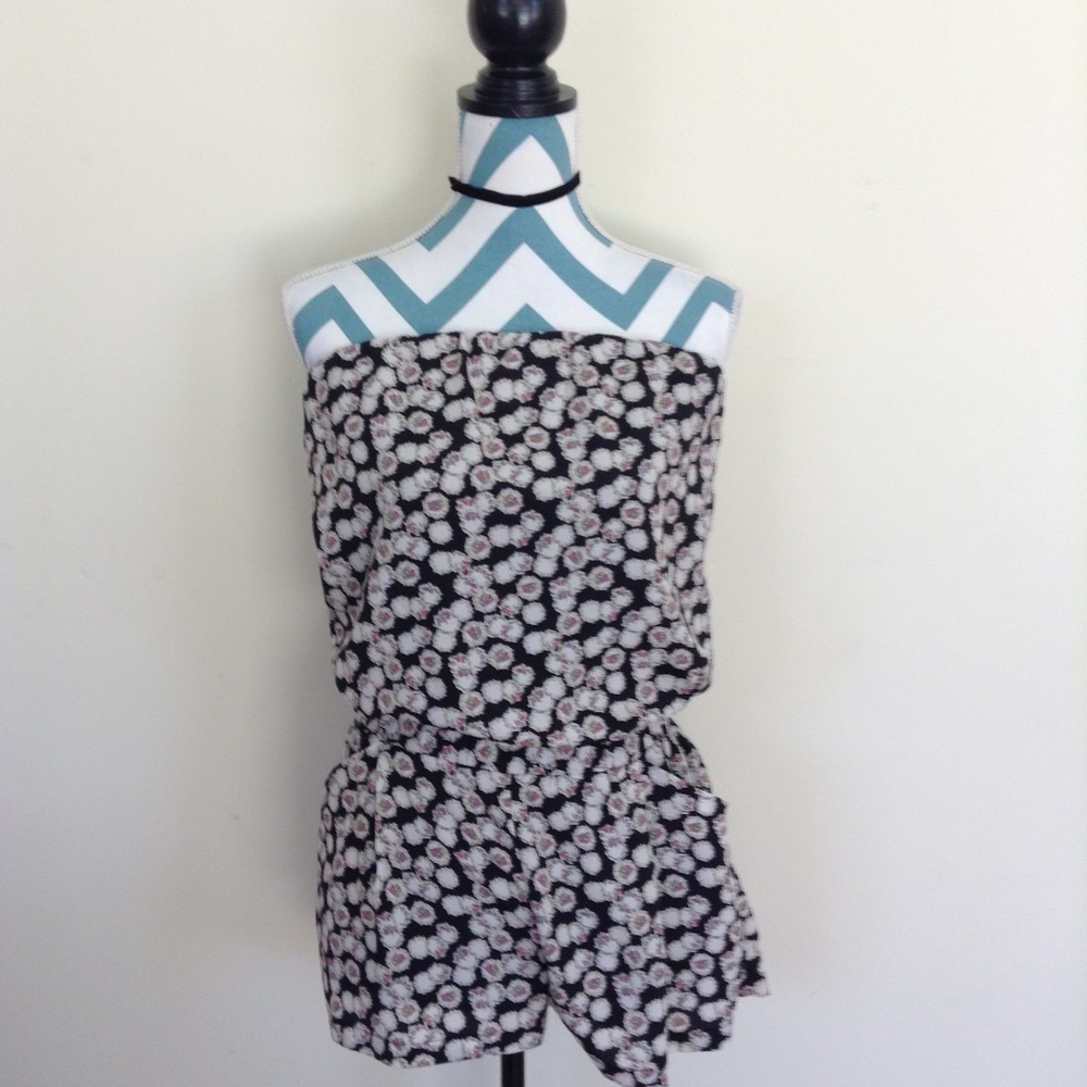 Collective Concepts | Romper with pockets